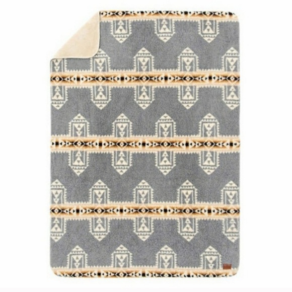 Pendleton Cozy Boho Sherpa Fleece Blanket Throw - Picture 2 of 6